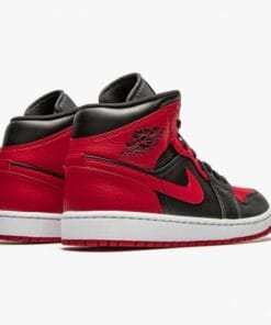 Alternative view of Air Jordan 1 Mid Banned (2020)