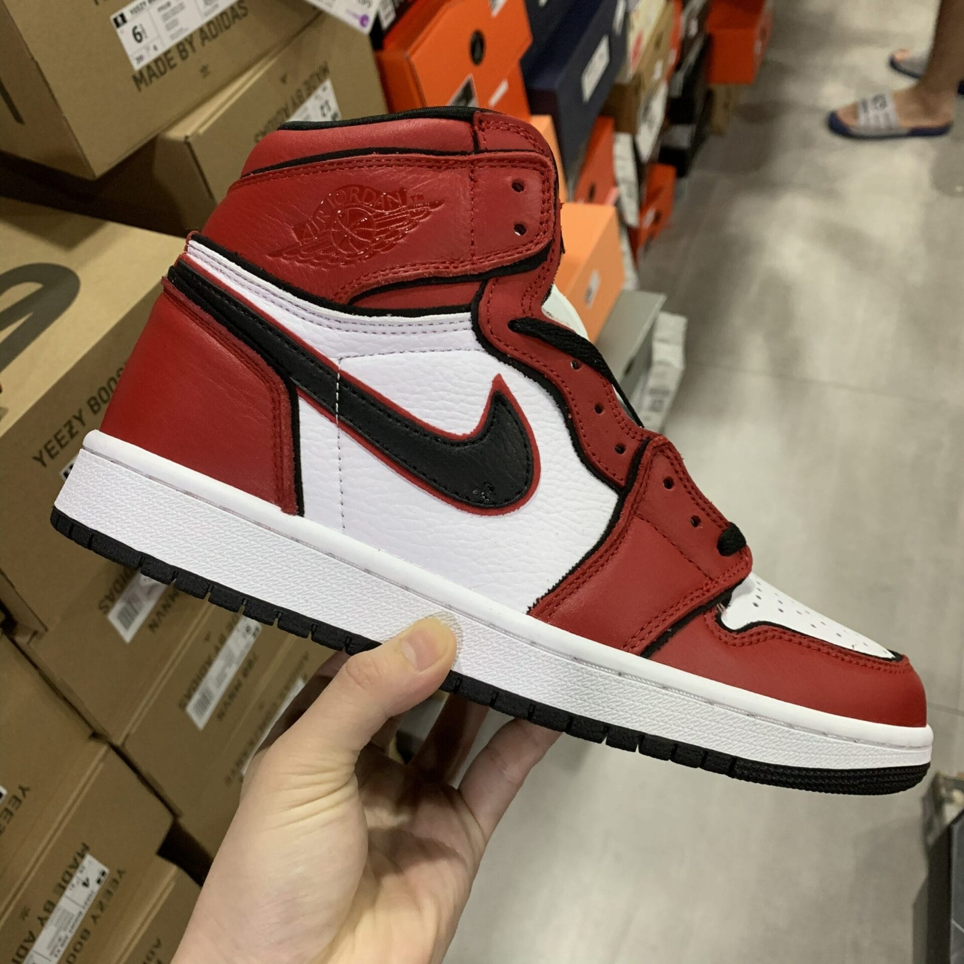 bloodline 2.0 jordan 1