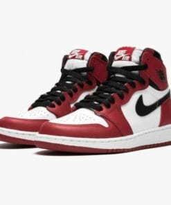 Alternative view of Air Jordan 1 Retro Chicago White Black Red