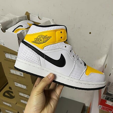 aj 1 mid laser orange
